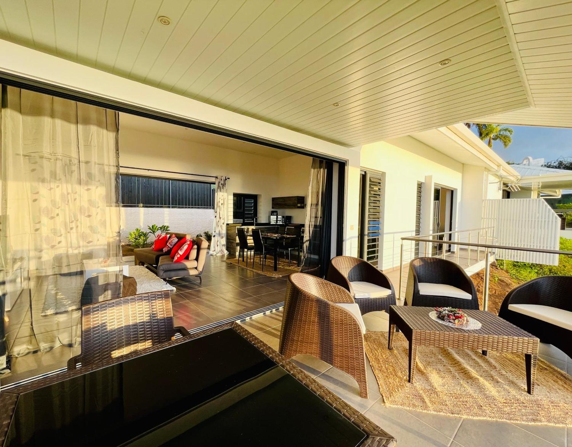 Tahiti Moeatama : Villa Nui Avec Piscine Privee Папеэте Экстерьер фото